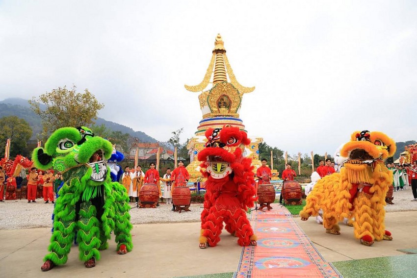 4. là khóa lễ Gia trì khai mở Đại Bảo tháp Trường thọ Tôn Thắng Phật Mẫu giúp tăng trưởng công đức và sự trường thọ