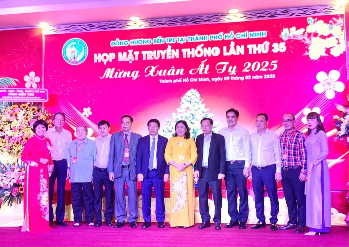 Họp mặt đồng hương Bến Tre lần thứ 35: Kết nối, tri ân và phát triển quê hương Họp mặt đồng hương Bến Tre lần thứ 35: Kết nối, tri ân và phát triển quê hương
