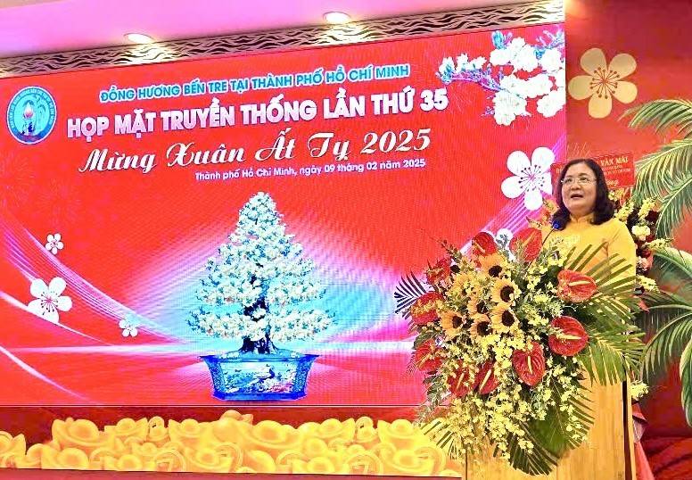 Họp mặt đồng hương Bến Tre lần thứ 35: Kết nối, tri ân và phát triển quê hương Họp mặt đồng hương Bến Tre lần thứ 35: Kết nối, tri ân và phát triển quê hương