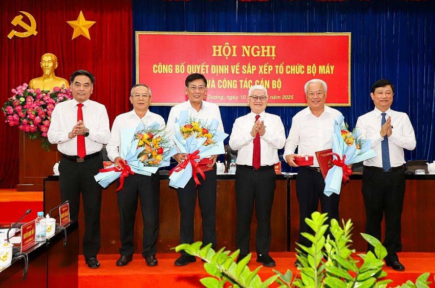 Tỉnh ủy Bình Dương công bố quyết định sắp xếp tổ chức bộ máy và công tác cán bộ