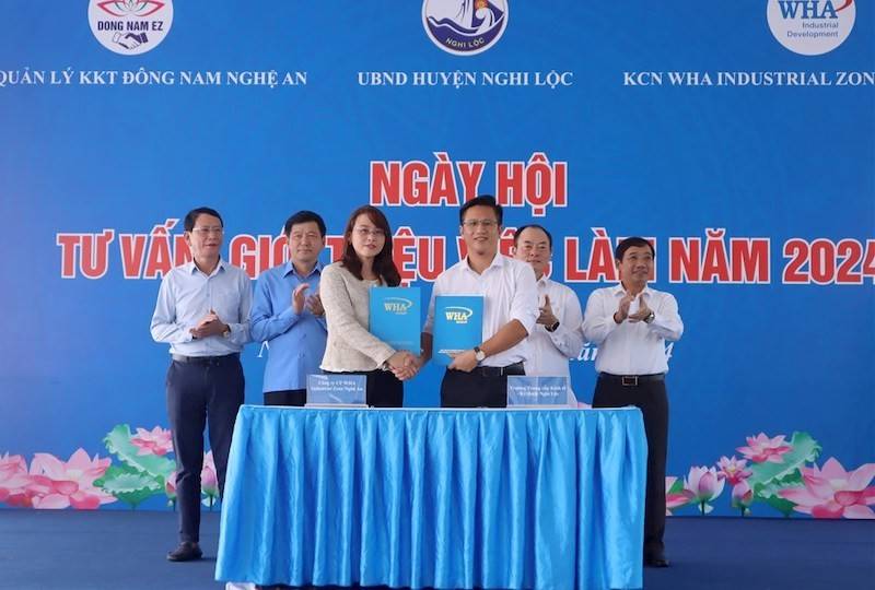 Trường Trung cấp Nghề kinh tế - kỹ thuật huyện Nghi Lộc và Công ty cổ phần WHA Industrial Zone Nghệ An ký kết Biên bản ghi nhớ về hợp tác đào tạo lao động Trường Trung cấp Nghề kinh tế - kỹ thuật huyện Nghi Lộc và Công ty cổ phần WHA Industrial Zone Nghệ An ký kết Biên bản ghi nhớ về hợp tác đào tạo lao động