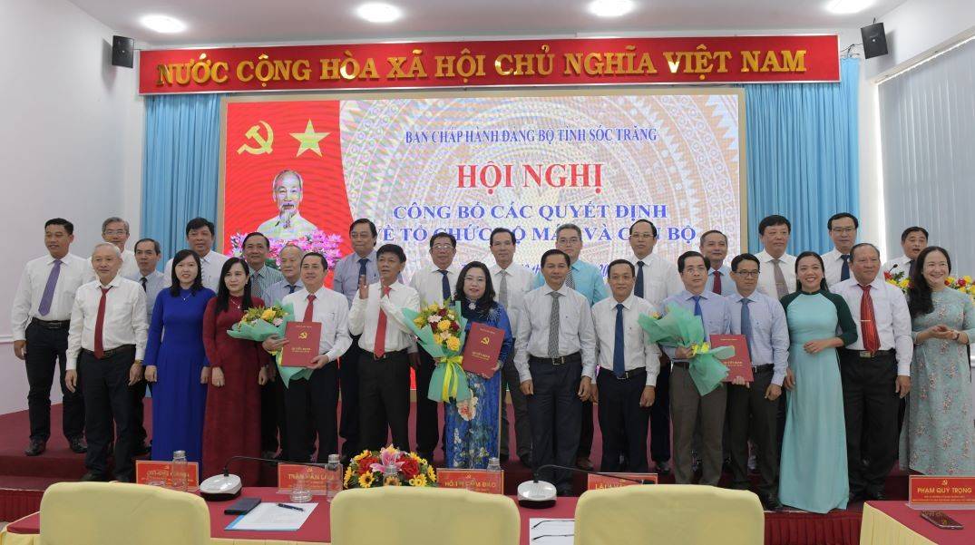 Thành lập Đảng bộ UBND tỉnh Sóc Trăng. Ảnh: Phương Anh Thành lập Đảng bộ UBND tỉnh Sóc Trăng. Ảnh: Phương Anh