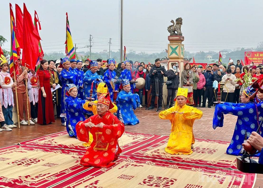 Lễ hội Vua Hùng dạy dân cấy lúa: Khơi nguồn nền nông nghiệp Việt Nam
