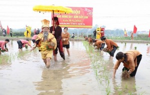 Lễ hội Vua Hùng dạy dân cấy lúa: Khơi nguồn nền nông nghiệp Việt Nam