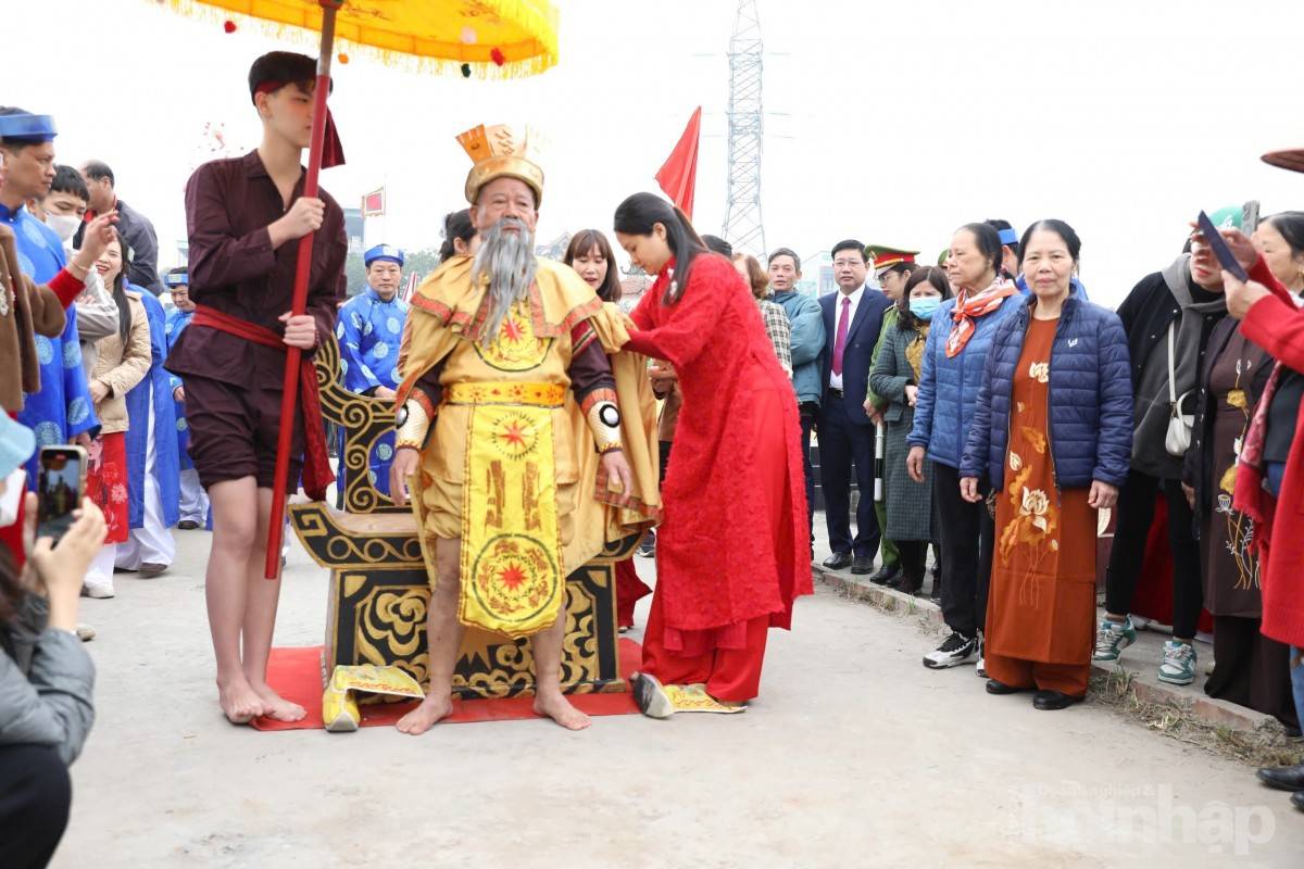 Lễ hội Vua Hùng dạy dân cấy lúa: Khơi nguồn nền nông nghiệp Việt Nam