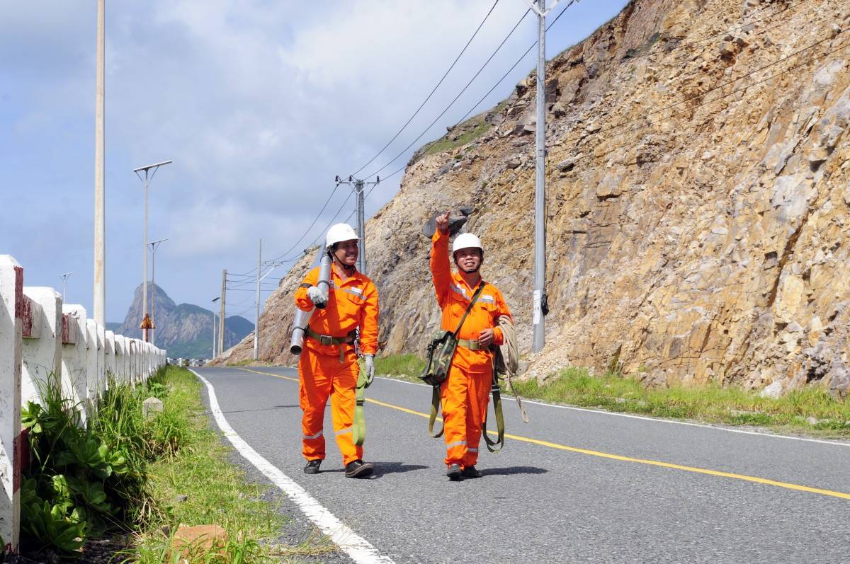 EVNSPC: Thi đua 90 ngày hoàn thành đóng điện 50 công trình lưới điện 110kv