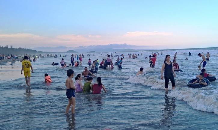 Nghệ An: Huyện Quỳnh Lưu quyết tâm phấn đấu đạt tốc độ tăng trưởng kinh tế 11,46% năm 2025