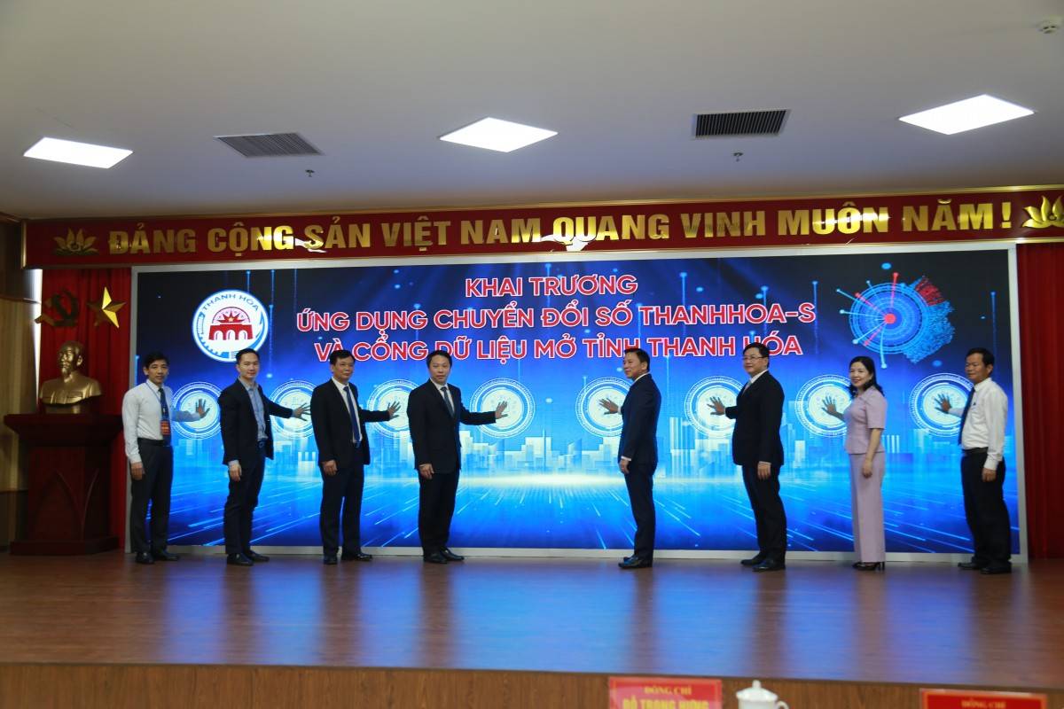 Thanh Hóa cũng là một trong số ít tỉnh, thành phố trên cả nước ban hành Nghị quyết chuyên đề về chuyển đổi số từ rất sớm