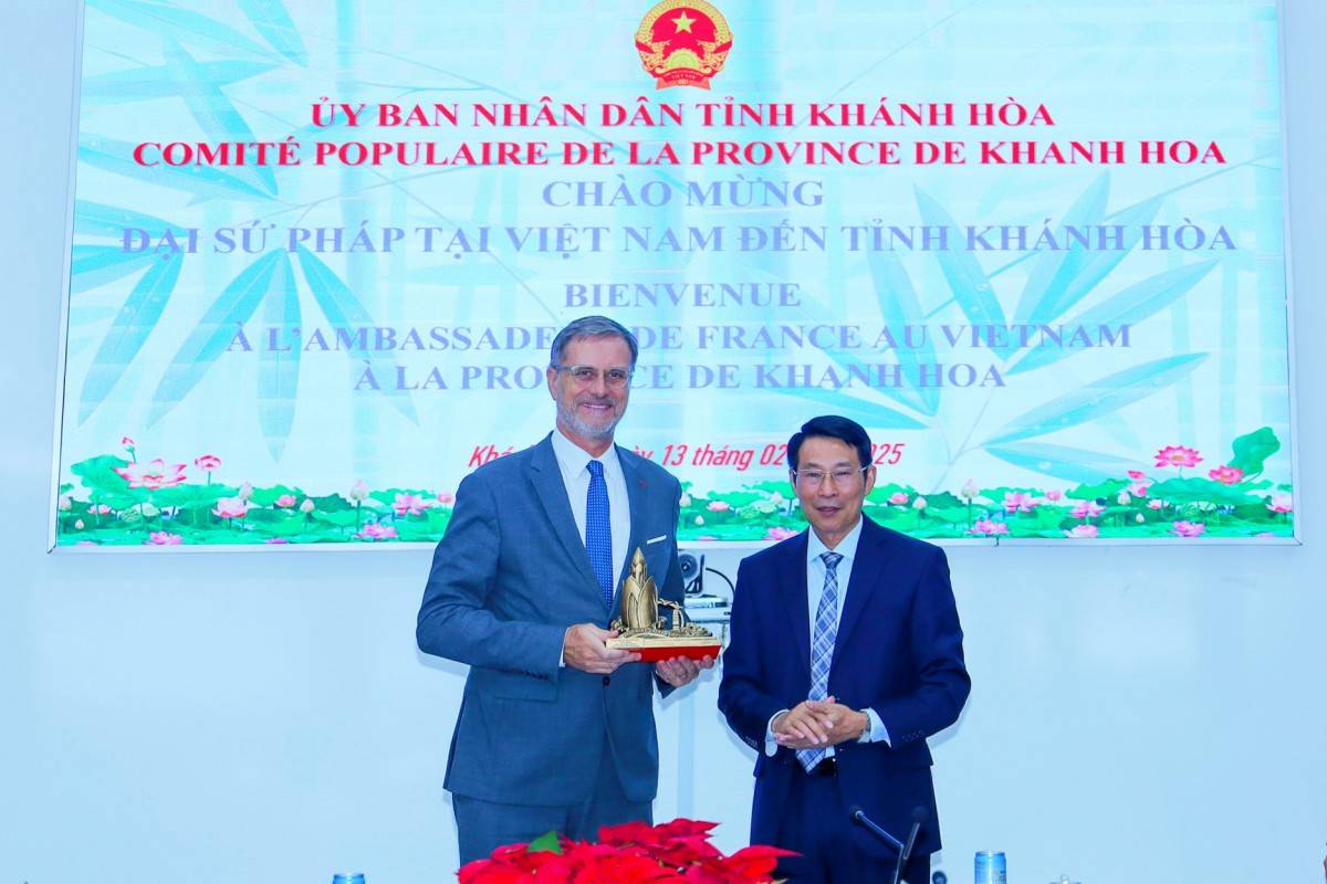 Bí thư Tỉnh ủy Khánh Hòa Nghiêm Xuân Thành tiếp Đại sứ Pháp tại Việt Nam