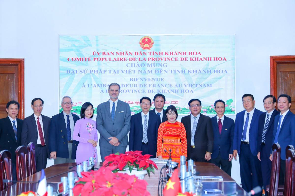 Bí thư Tỉnh ủy Khánh Hòa Nghiêm Xuân Thành tiếp Đại sứ Pháp tại Việt Nam