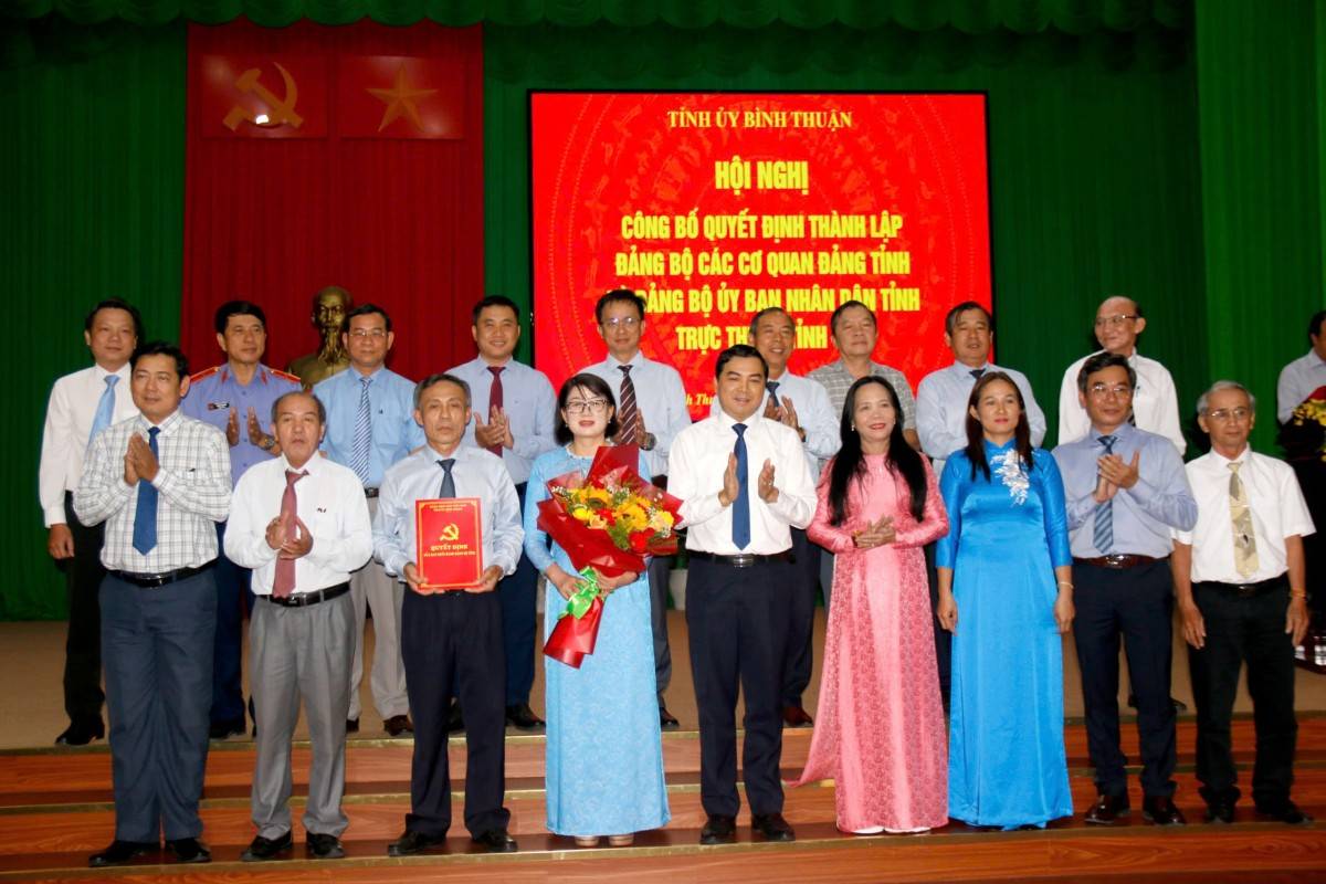 Bình Thuận công bố quyết định thành lập Đảng bộ các cơ quan Đảng tỉnh và Đảng bộ UBND tỉnh