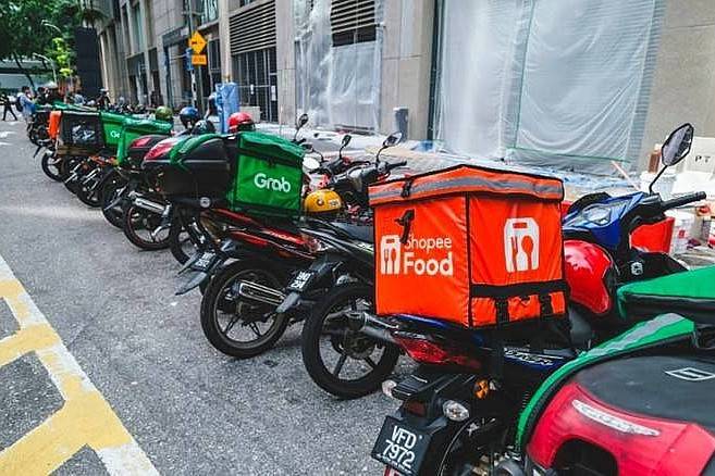 ShopeeFood và Grab chiếm lĩnh thị trường giao đồ ăn tại Việt Nam