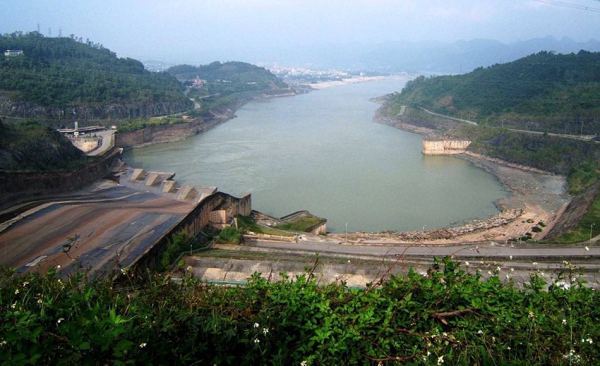 Dự án Tuyến đường xóm Nà Bó - xóm Cải, xã Tân Thành, huyện Mai Châu được HĐND tỉnh Hòa Bình phê duyệt tại Nghị quyết số 465 ngày 11.5.2021 với tổng mức đầu tư 80 tỉ đồng; thời gian thực hiện đến hết năm 2025.