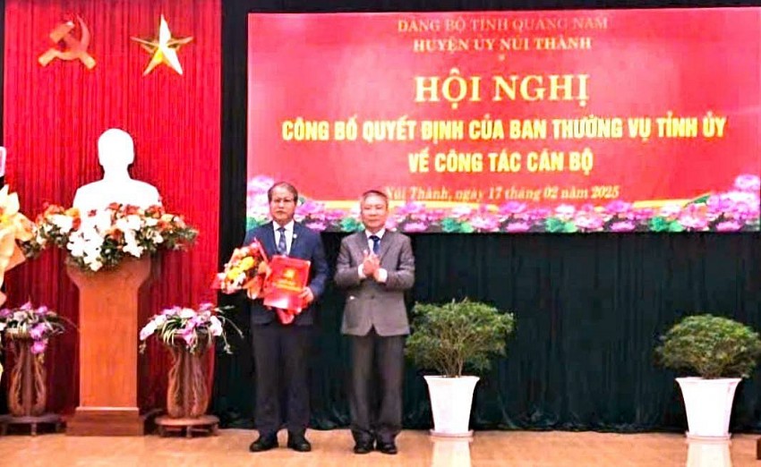 Ban Thường vụ Tỉnh ủy Quảng Nam công bố Quyết định điều động, bổ nhiệm ông Văn Anh Tuấn – Giám đốc Sở Giao thông – Vận tải đến nhận công tác tại Huyện ủy Núi Thành