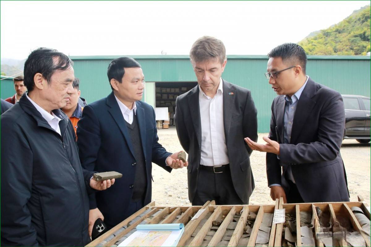 Đại sứ EU ở Việt Nam thăm mỏ Niken ở Sơn La Đại sứ EU ở Việt Nam thăm mỏ Niken ở Sơn La