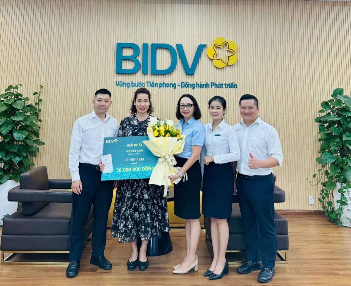 BIDV trao giải ô tô 850 triệu đồng cho khách hàng BIDV trao giải ô tô 850 triệu đồng cho khách hàng