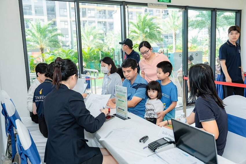  Cư dân nhí được chăm sóc sức khỏe bởi độ ngũ y bác sĩ Vinmec