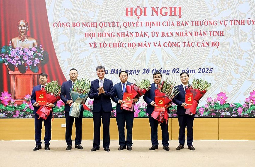 Yên Bái: Công bố quyết định về tổ chức bộ máy và công tác cán bộ