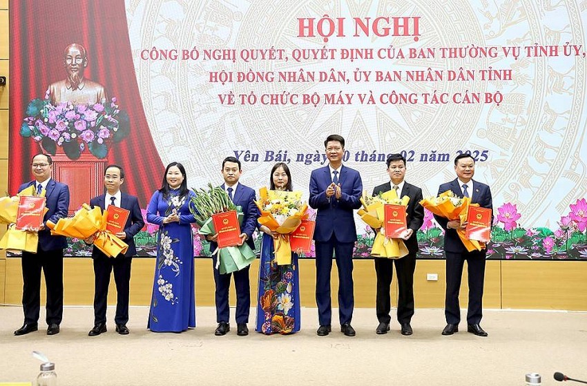Yên Bái: Công bố quyết định về tổ chức bộ máy và công tác cán bộ