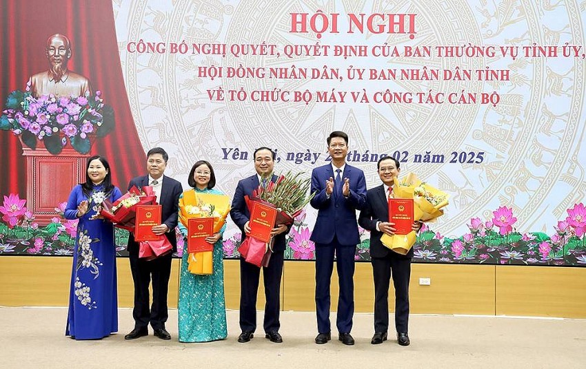 Yên Bái: Công bố quyết định về tổ chức bộ máy và công tác cán bộ