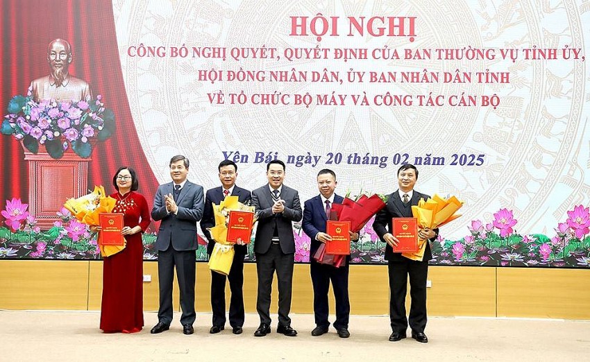 Yên Bái: Công bố quyết định về tổ chức bộ máy và công tác cán bộ