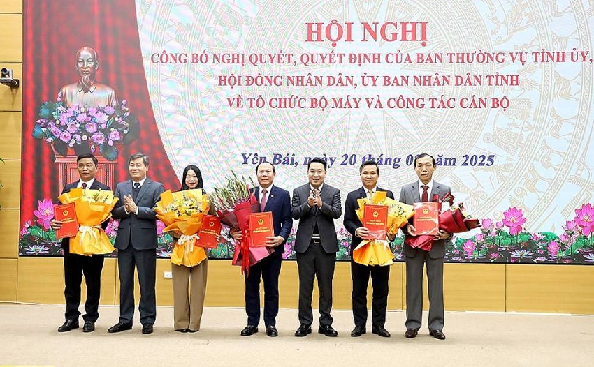 Yên Bái: Công bố quyết định về tổ chức bộ máy và công tác cán bộ