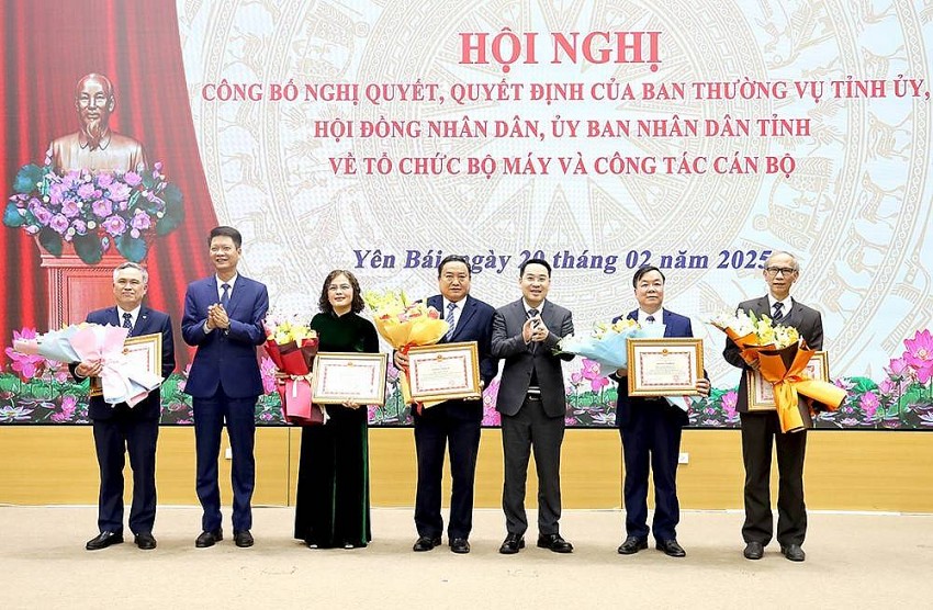 Yên Bái: Công bố quyết định về tổ chức bộ máy và công tác cán bộ