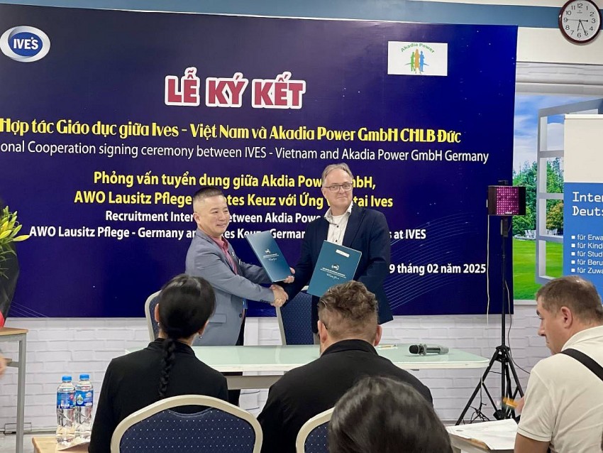 IVES ký kết với Akadia Power FmbH CHLB Đức, 
