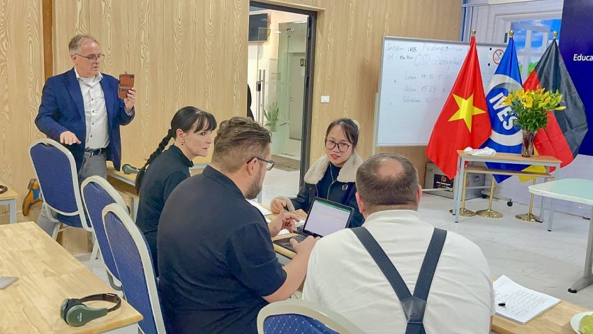 IVES ký kết với Akadia Power FmbH CHLB Đức, 