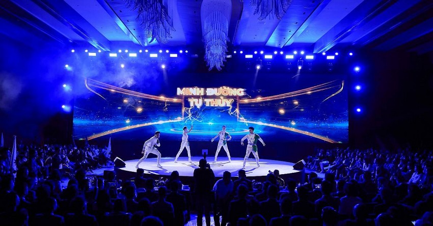 Địa thế dự án sở hữu phong thủy theo Tứ Tượng (gồm Thanh Long, Bạch Hổ, Chu Tước và Huyền Vũ) và Minh Đường Tụ Thủy