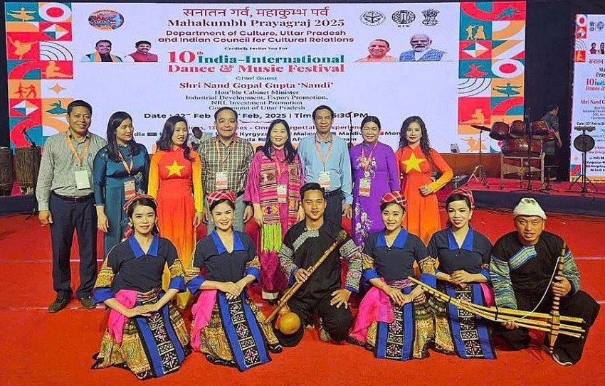 Đoàn nghệ thuật tỉnh Yên Bái tham dự Lễ hội lớn nhất Ấn Độ Maha Kumbh Mela 2025