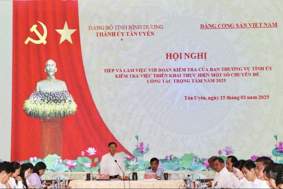 Ban Thường vụ Tỉnh ủy Bình Dương làm việc với Thành ủy Tân Uyên