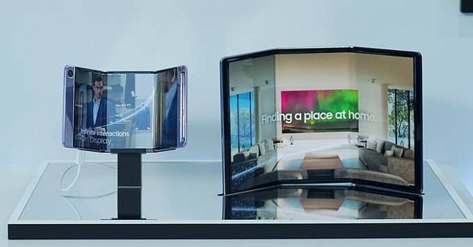   Nguyên mẫu màn hình gập ba Flex G của Samsung. Ảnh: Samsung