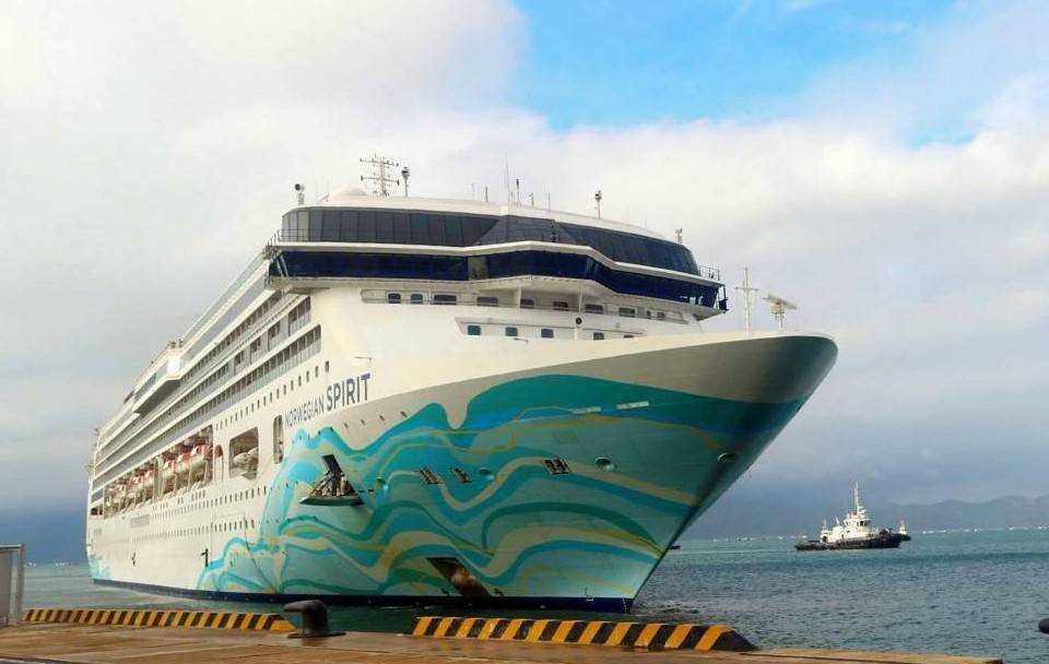 Khánh Hòa đón 1.900 khách du lịch từ Tàu Norwegian Spirit