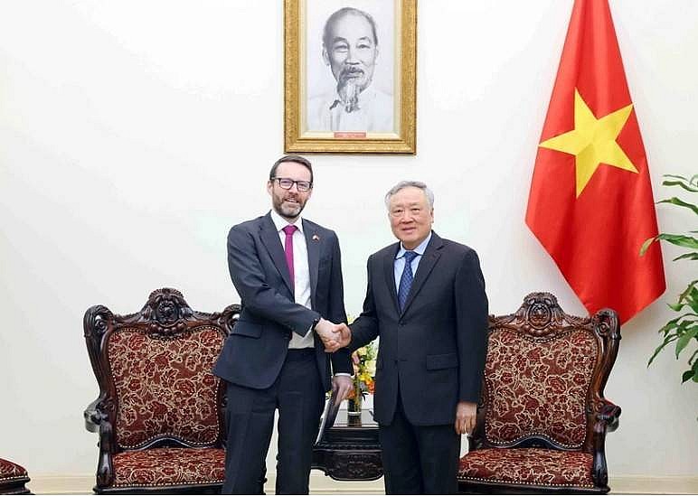 Việt Nam học hỏi kinh nghiệm từ Vương quốc Anh xây dựng trung tâm tài chính quốc tế