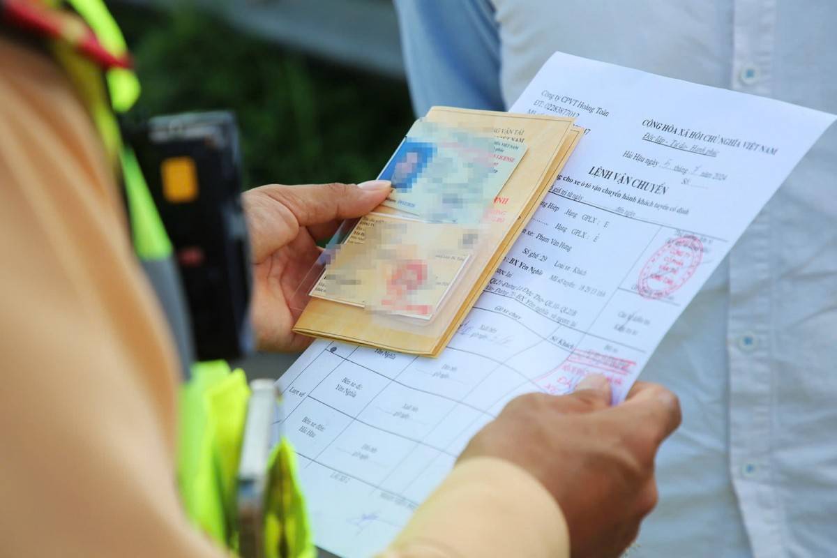 Từ ngày 1/3, cấp lại giấy phép lái xe theo hình thức trực tiếp và trực tuyến