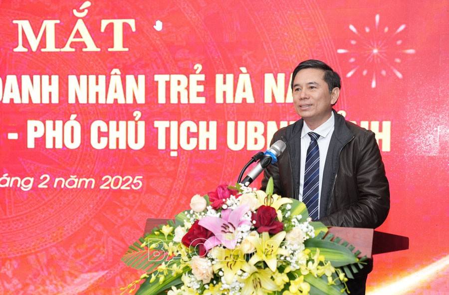 Đồng chí Phó Chủ tịch UBND tỉnh Trần Xuân Dưỡng phát biểu tại lễ ra mắt. Đồng chí Phó Chủ tịch UBND tỉnh Trần Xuân Dưỡng phát biểu tại lễ ra mắt.