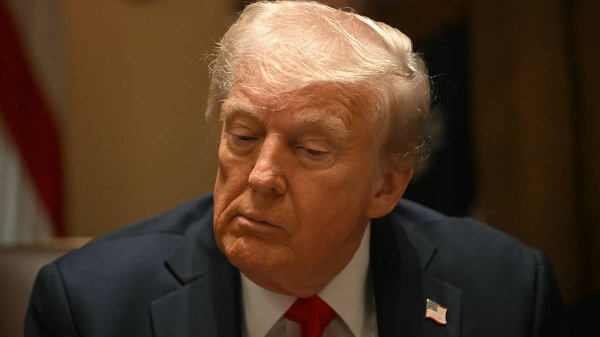 Tổng thống Donald Trump tiếp tục đe dọa áp thuế 25% đối với EU Tổng thống Donald Trump tiếp tục đe dọa áp thuế 25% đối với EU