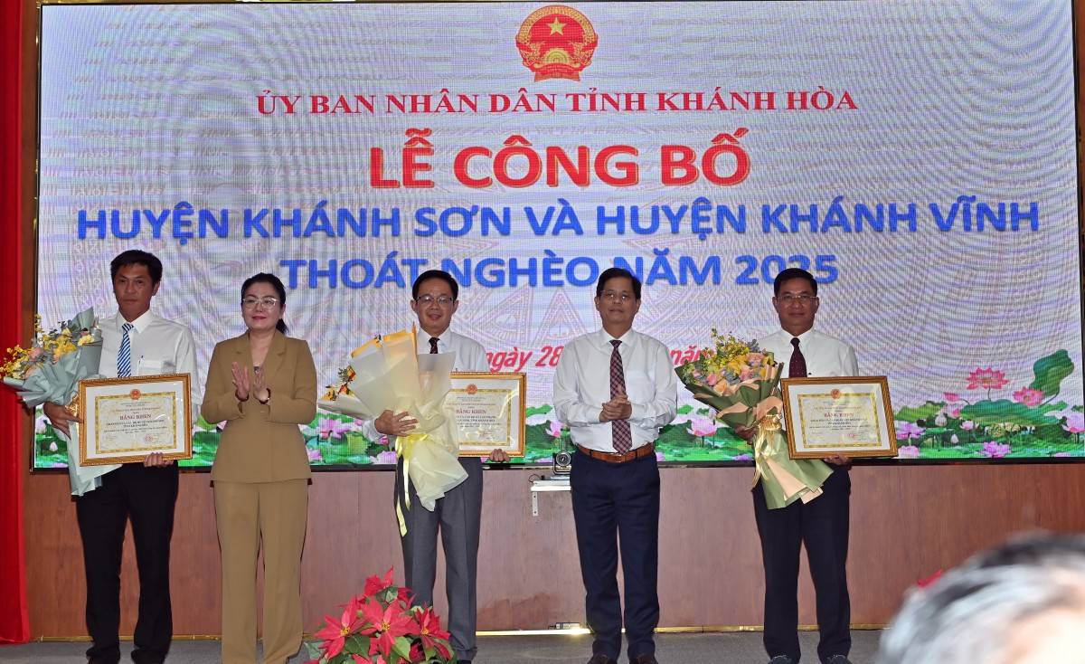 Khánh Hòa công bố Quyết định huyện Khánh Sơn và huyện Khánh Vĩnh thoát nghèo năm 2025