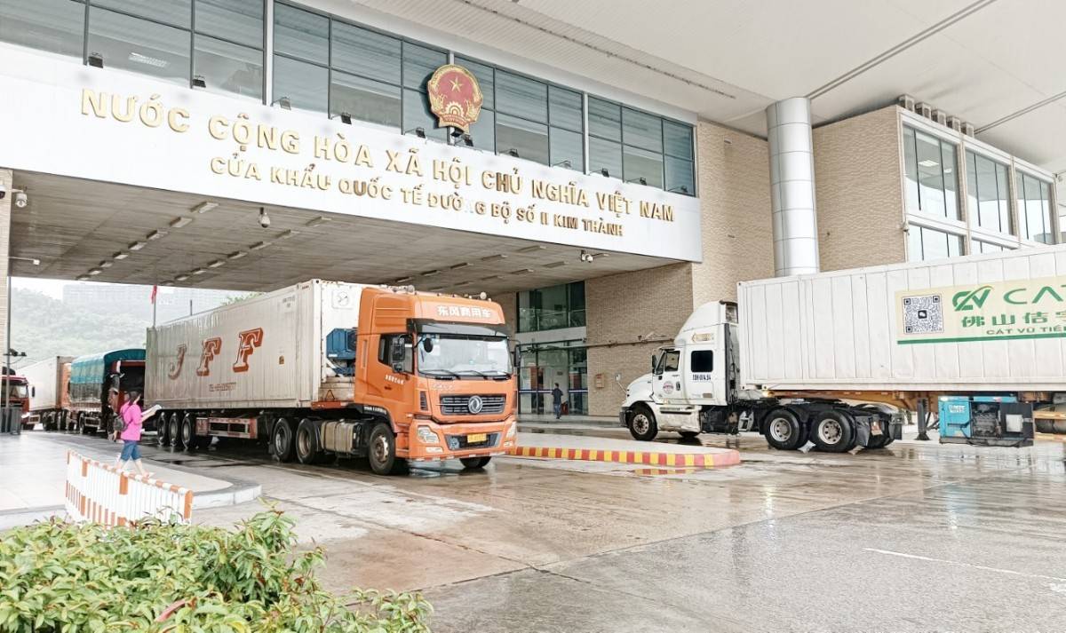 Lào Cai: Hiệu quả kinh tế cửa khẩu và vai trò của doanh nghiệp trong hoạt động xuất nhập khẩu Lào Cai: Hiệu quả kinh tế cửa khẩu và vai trò của doanh nghiệp trong hoạt động xuất nhập khẩu