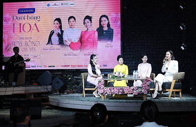Các diễn giả tại talk show  Minishow “Hoa Hồng Kể Chuyện” – Khi những đóa hồng cất lời