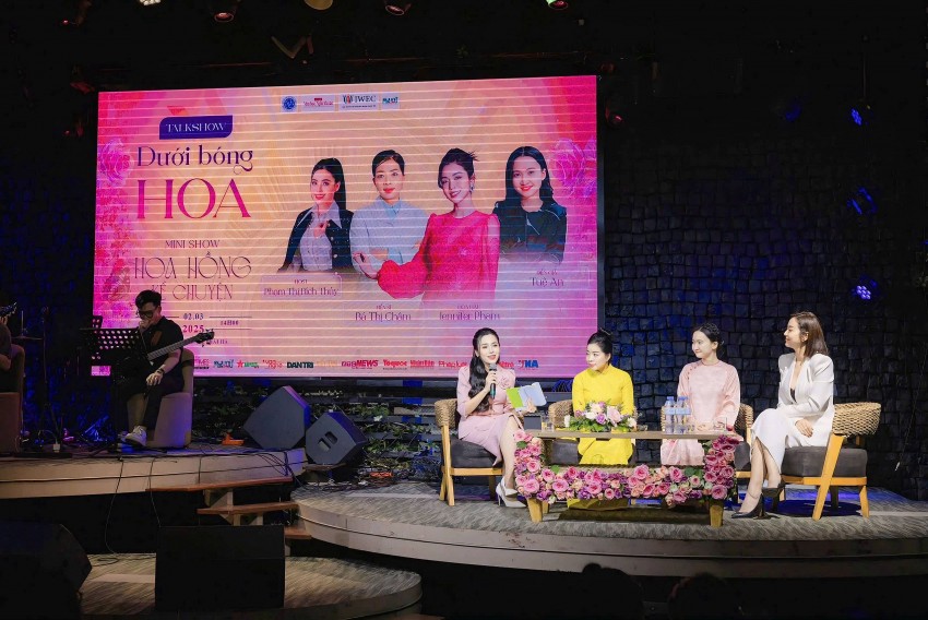 Minishow “Hoa Hồng Kể Chuyện” – Khi những đóa hồng cất lời Minishow “Hoa Hồng Kể Chuyện” – Khi những đóa hồng cất lời