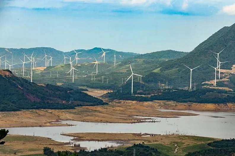 Cần cơ chế khuyến khích phát triển năng lượng sạch, năng lượng tái tạo. (Ảnh: Hoài Nam) Cần cơ chế khuyến khích phát triển năng lượng sạch, năng lượng tái tạo. (Ảnh: Hoài Nam)