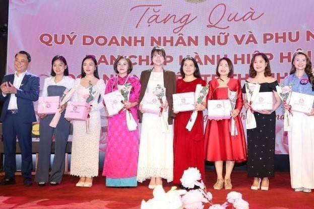Hiệp hội Doanh nghiệp thành phố Thanh Hóa gặp mặt, chúc mừng doanh nhân nữ nhân ngày 8/3