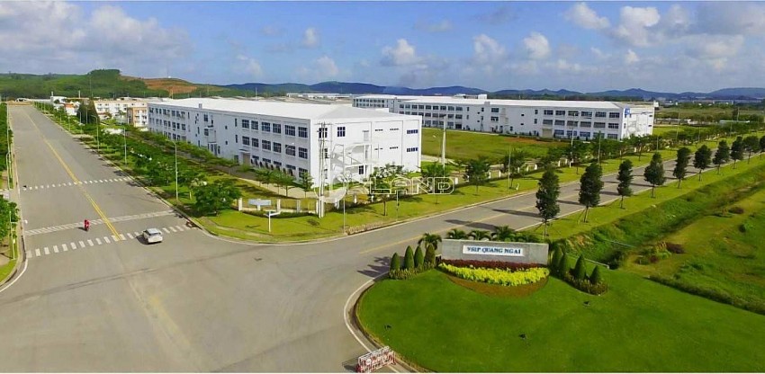 Được biết, VSIP Quảng Ngãi là dự án Khu công nghiệp thứ 5 và là dự án đầu tiên mang thương hiệu VSIP tại miền Trung Việt Nam.  Được biết, VSIP Quảng Ngãi là dự án Khu công nghiệp thứ 5 và là dự án đầu tiên mang thương hiệu VSIP tại miền Trung Việt Nam.