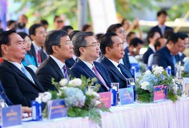 Buổi lễ vinh dự đón tiếp đại diện Chính phủ Nhật Bản, các đồng chí lãnh đạo, nguyên lãnh đạo Đảng, Nhà nước, Lãnh đạo các Bộ ban ngành Trung ương, các đồng chí lãnh đạo, nguyên lãnh đạo thành phố qua các thời kỳ