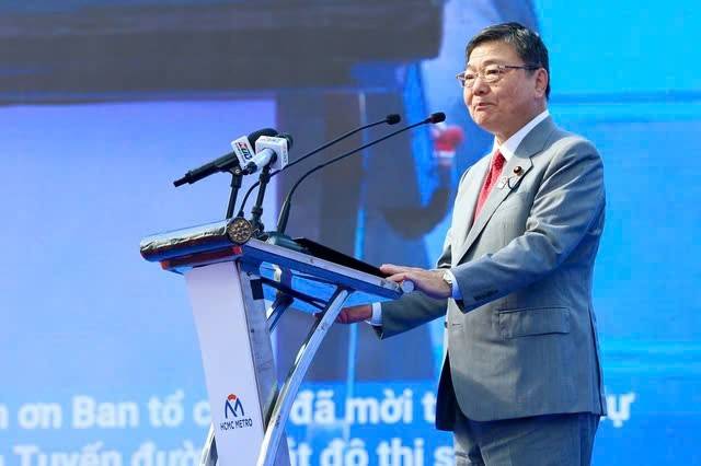 Thứ trưởng Bộ Đất đai, Cơ sở hạ tầng, Du lịch và Giao thông Nhật Bản, ông Furukawa Yasushi phát biểu tại buổi lễ