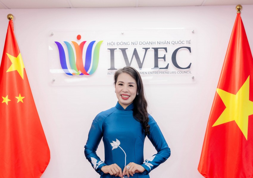 Bà Lê Thị Minh Hoa - Chủ tịch IWEC Hội đồng Nữ doanh nhân quốc tế IWEC chính thức khai trương văn phòng tại Hà Nội
