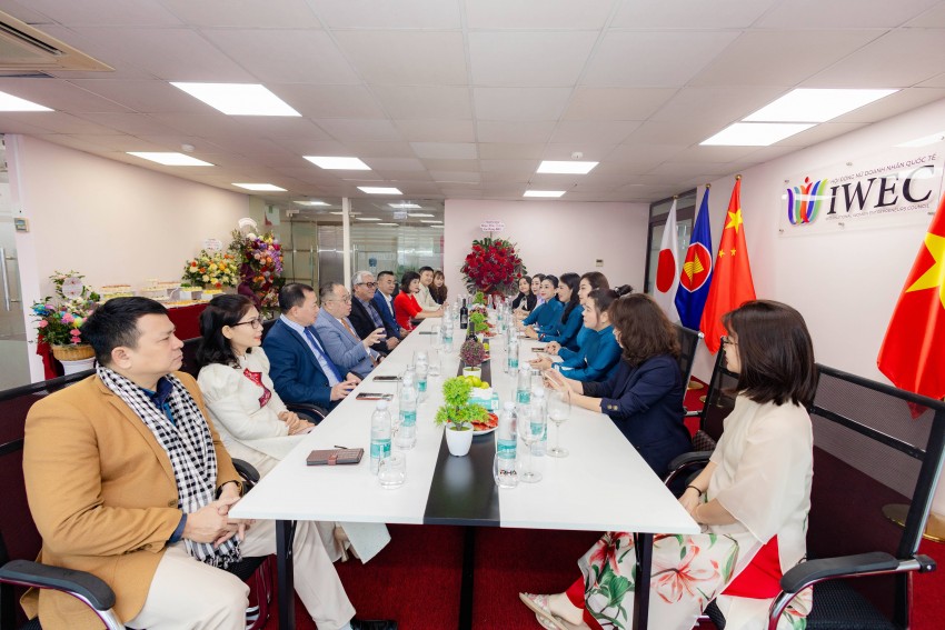 Quang cảnh Lễ Khai trương Hội đồng Nữ doanh nhân quốc tế IWEC chính thức khai trương văn phòng tại Hà Nội