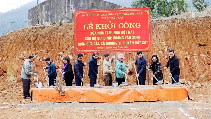 Lào Cai đã giải ngân 215/384 tỷ đồng để xóa nhà tạm, nhà dột nát Lào Cai đã giải ngân 215/384 tỷ đồng để xóa nhà tạm, nhà dột nát